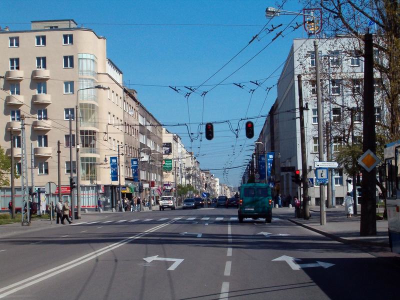 Ulica Świętojańska w Gdyni; autor: NDT / Wikimedia Commons; lic. CC-BY-SA-3.0