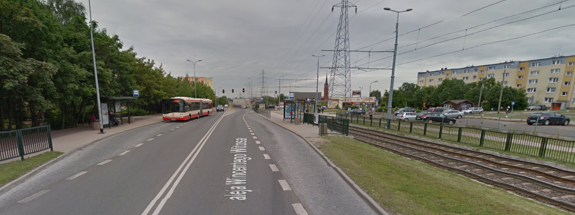 Ogrodzone torowisko przy ul.. Witosa w Gdańsku, fot. Google Street View