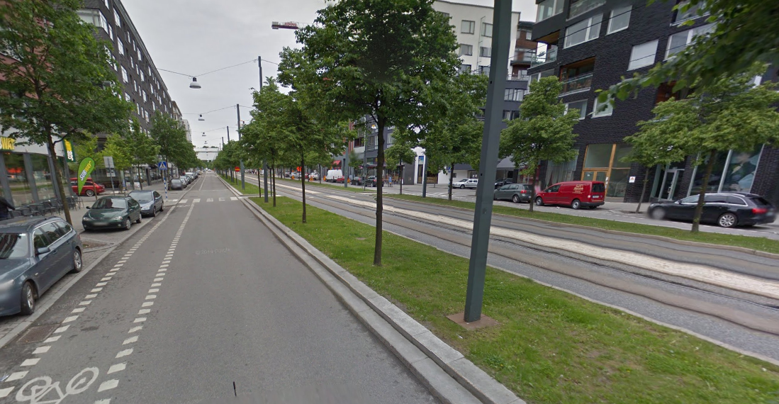 Linia tramwajowa w nowej sztokholmskiej dzielnicy mieszkaniowej Hammarby Sjostad, fot. Google Street View