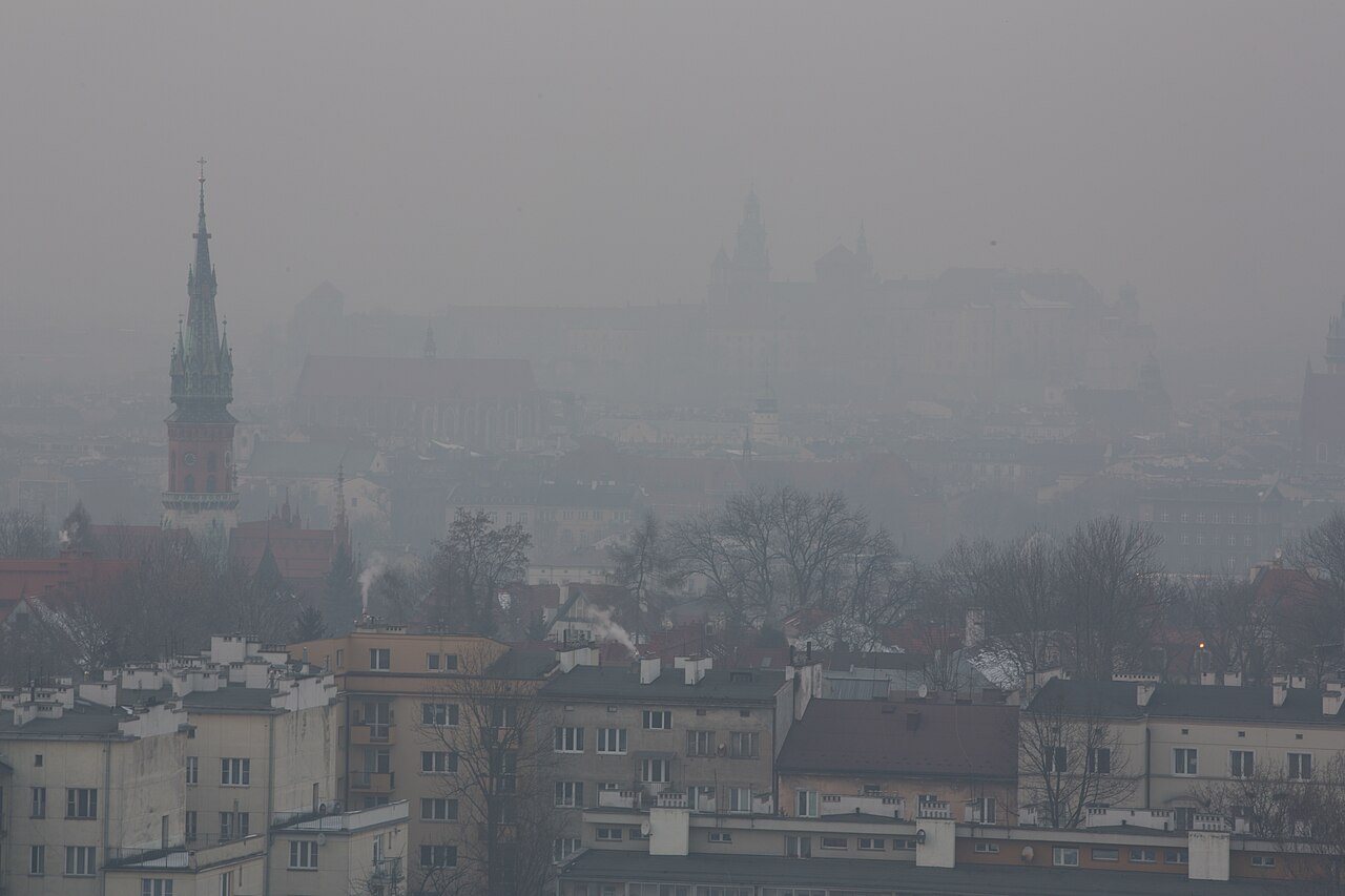 Smog w Krakowie | fot. Andrzej Kamiński | Wikimedia Commons | lic. CC BY-SA 4.0